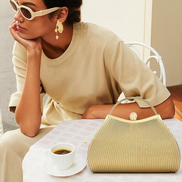 Trendy Gold Evening Accessory Set: Clutch, Bracelets, and Earrings Included - Picture 6 of 7